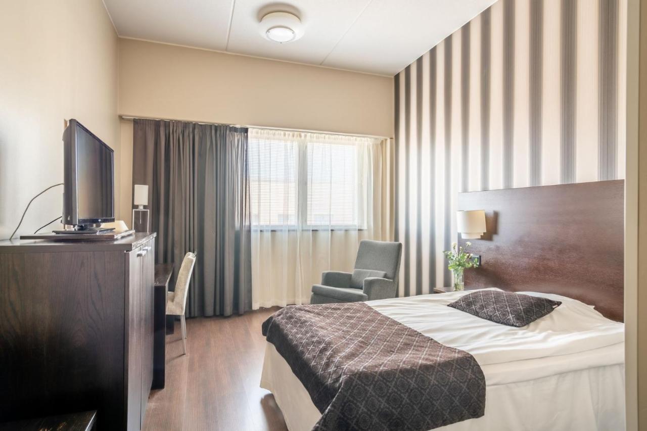 Hotelli Raahen Hovi Экстерьер фото