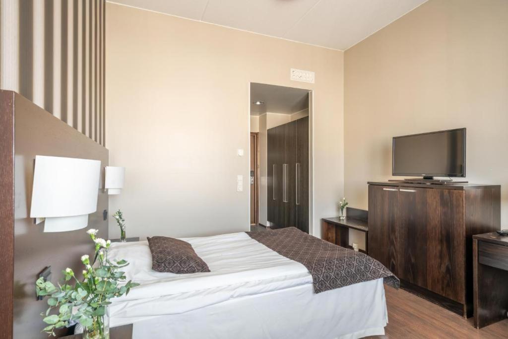 Hotelli Raahen Hovi Экстерьер фото